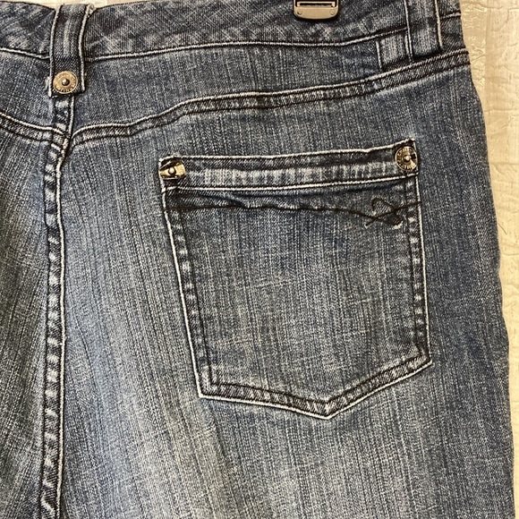 Chico’s blue denim pedal pushers/capri jeans, Chico’s size 3/Large - Picture 9 of 14